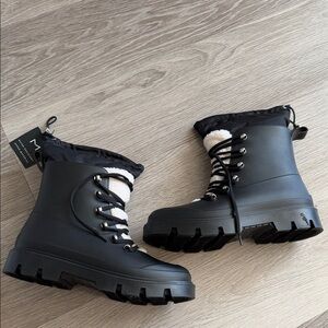 New Marc Fisher LTD Freely water resistant boots